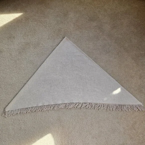 NWOT Wilfred Wool Triangle Scarf Aritzia - Picture 9 of 16